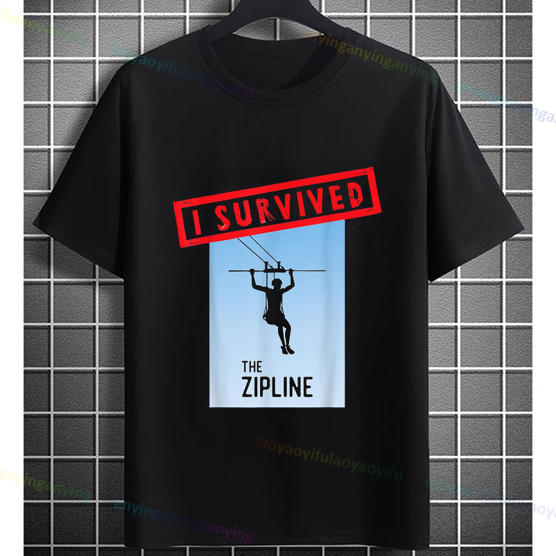 Outdoor Adventure Ziplines & Waterfall - เสื้อยืดลายกราฟิกการผจญภัยตลกๆ “ฉันเอาชีวิตรอดจากการเล่นซิปไลน์” ผลิตจากผ้าฝ้ายแท้ แขนสั้น สไตล์ลำลอง เหมาะสำหรับกิจกรรมกลางแจ้ง
