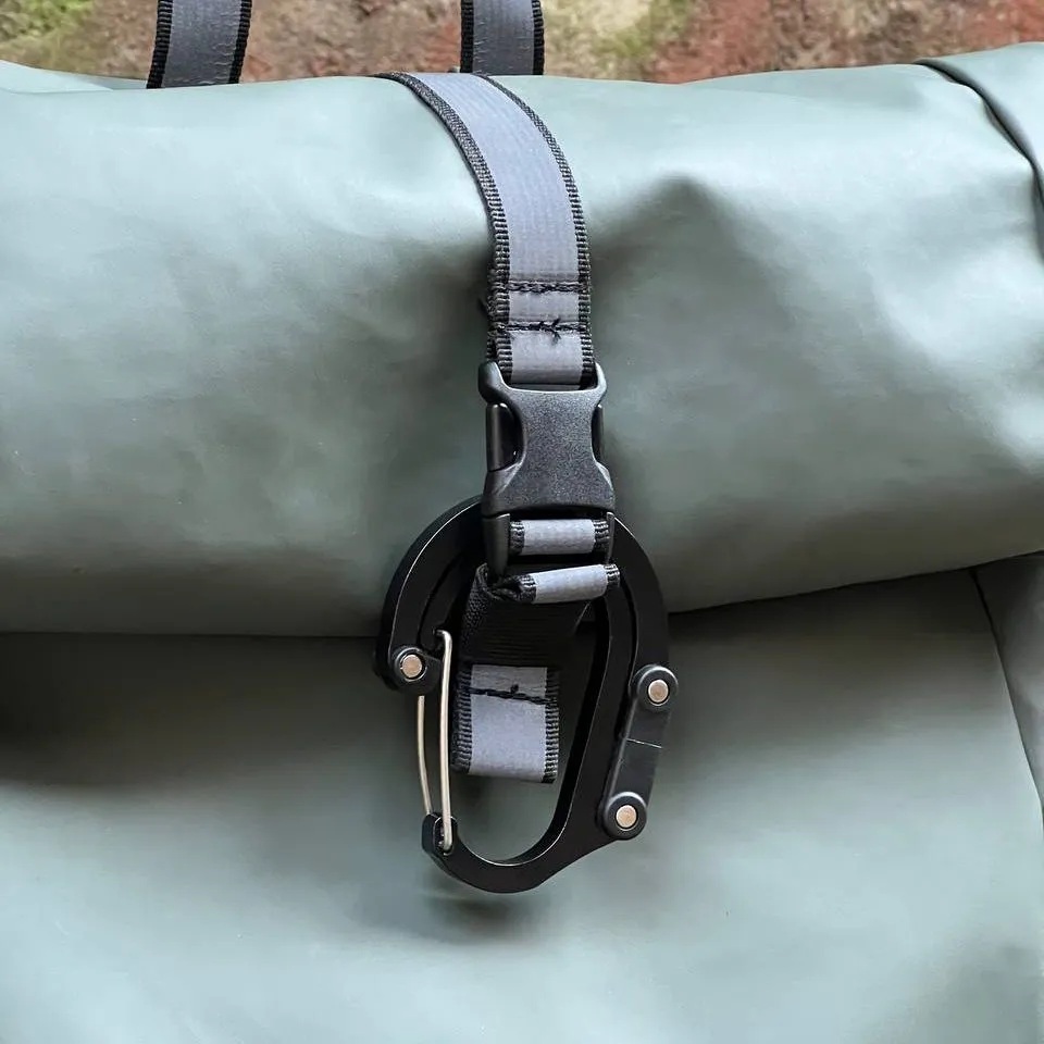 คลิปเกียร์ไฮบริดสำหรับตั้งแคมป - Carabiner Locking D บทวิจารณ์และราคา