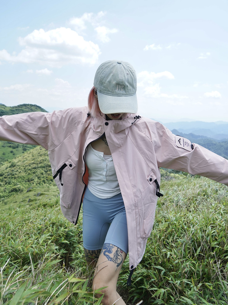 เสื้อแจ็คเก็ตปีนเขากลางแจ้งแบบ - Outdoor Adventure Series บทวิจารณ์และราคา